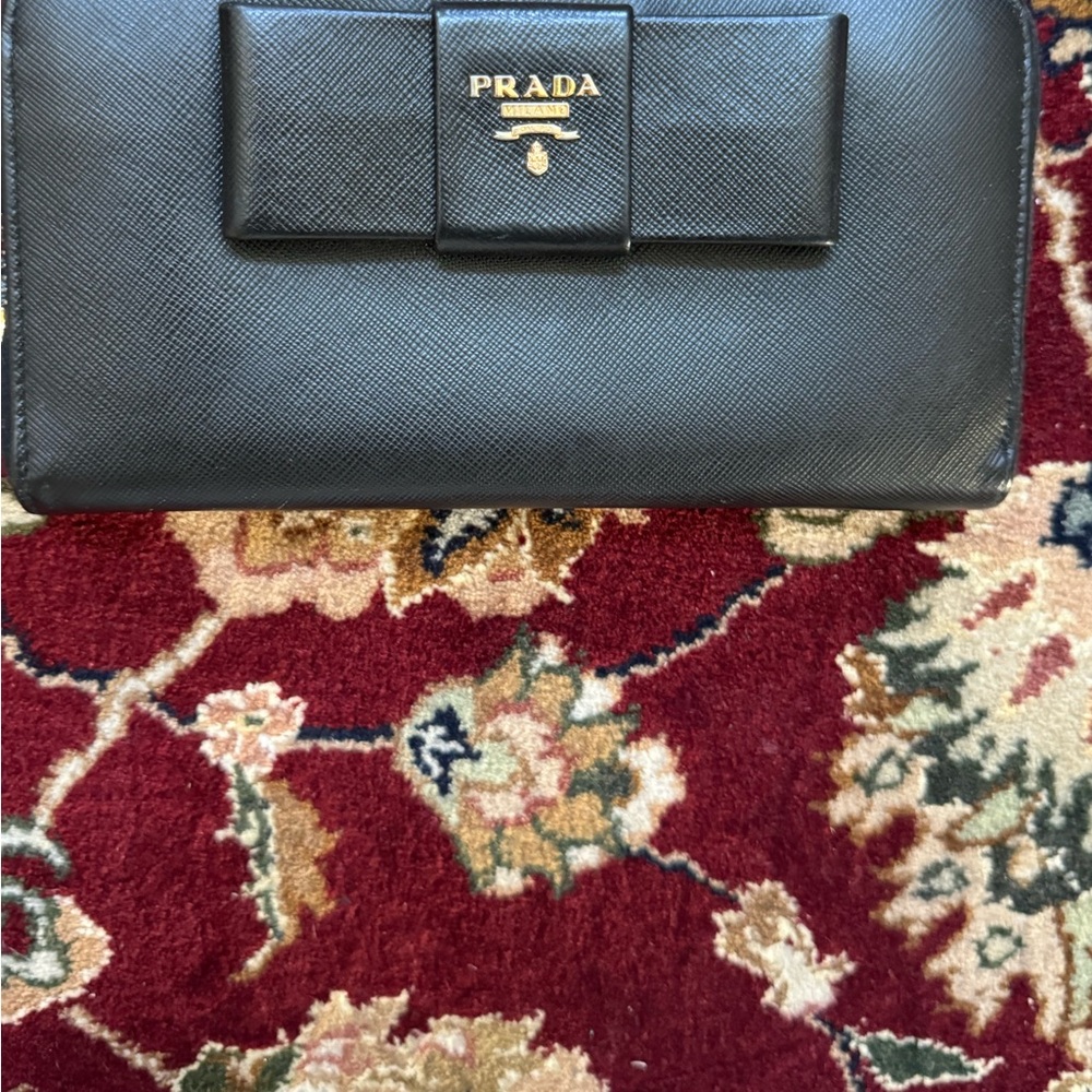 🍁SOLD🍁Prada Saffiano Leather Wallet